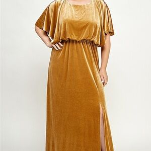 🎄HOLIDAY SPECIAL WHOLESALE PRICE🎄 Velvet Maxi Dress in Gold Regular & Plus Sizes
